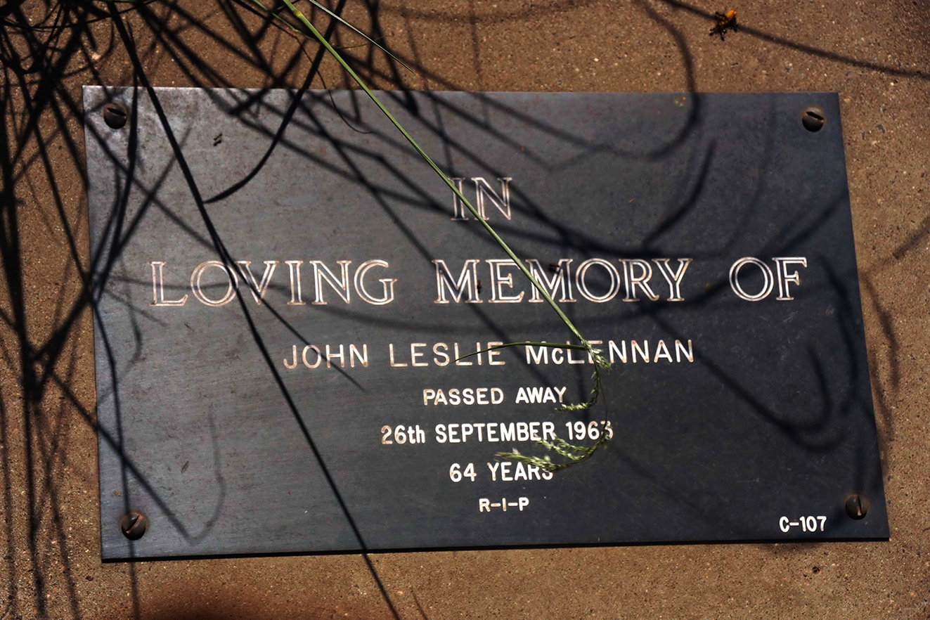 Photo of headstones/John Leslie McLennan d1963 hdstn Dalby Qld
